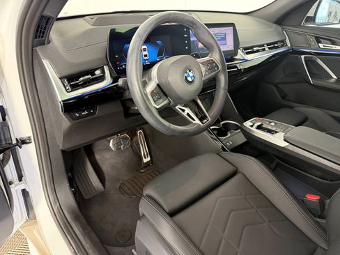 Certified 2025 BMW X2 xDrive28i w/ Technology Package image 4