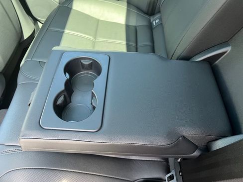 New 2026 Land Rover Range Rover Velar Dynamic SE image 23