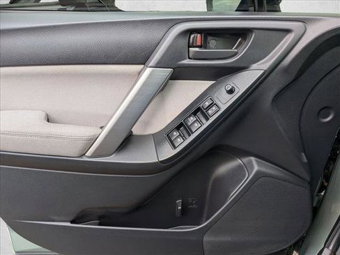 Used 2015 Subaru Forester 2.5i w/ Alloy Wheel Package image 10