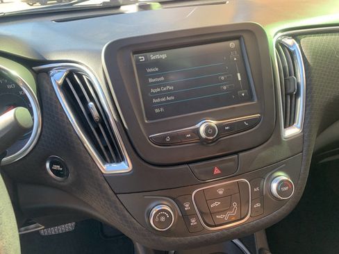 Used 2018 Chevrolet Malibu LT image 19