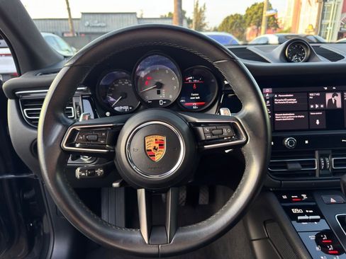 Used 2023 Porsche Macan S image 28