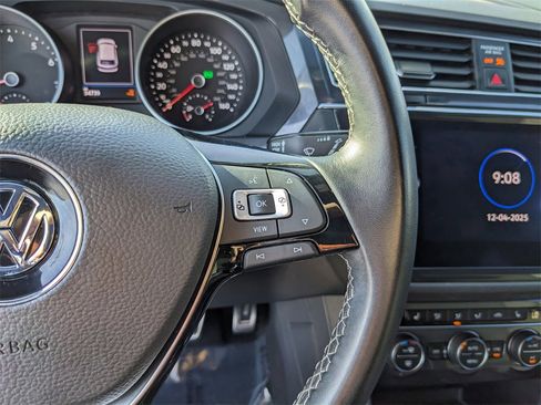 Certified 2021 Volkswagen Tiguan SE R-Line image 31