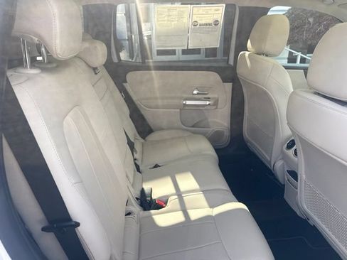 Used 2023 Mercedes-Benz GLB 250 4MATIC image 31