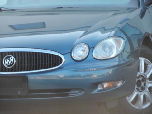 Used 2006 Buick LaCrosse CX FWD image 4