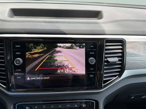 Used 2022 Volkswagen Atlas Cross Sport SE w/ Panoramic Sunroof Package FWD image 28