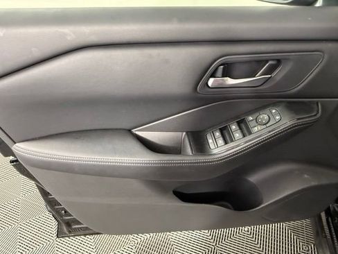Used 2026 Nissan Rogue SV FWD image 14