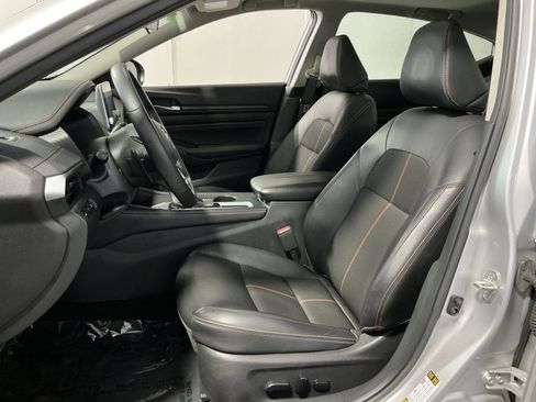 Used 2020 Nissan Altima 2.5 SR w/ Premium Package FWD image 14