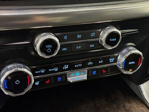 Used 2023 Ford F150 Lariat w/ Trailer Tow Package AWD/4WD image 15