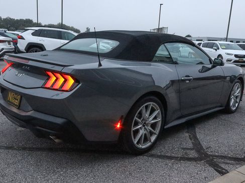 Used 2024 Ford Mustang GT Premium image 4