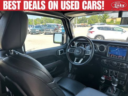 Used 2022 Jeep Gladiator Rubicon w/ Cold Weather Group AWD/4WD image 34