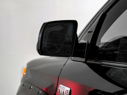 Used 2017 Toyota Tundra Limited image 38