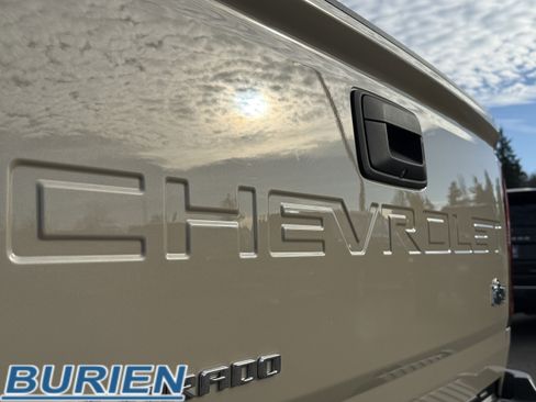 Used 2021 Chevrolet Colorado ZR2 w/ Colorado ZR2 Bison Edition image 39