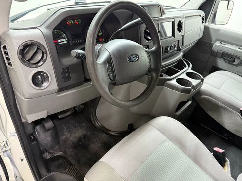 Used 2014 Ford E-150 and Econoline 150 Extended image 9
