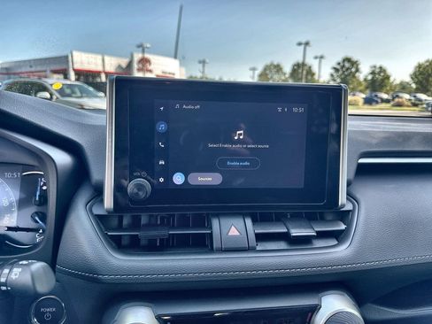 Used 2025 Toyota RAV4 XLE image 25