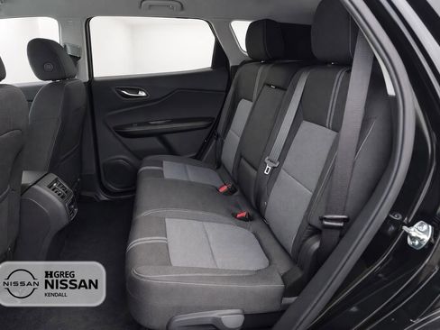 Used 2025 Chevrolet Blazer LT FWD image 12