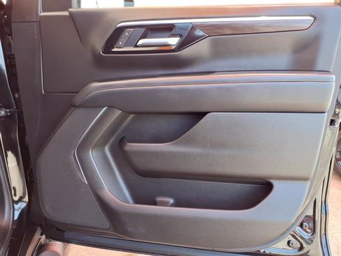 Used 2025 Chevrolet Tahoe Z71 AWD/4WD image 23