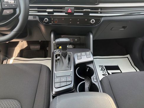 New 2026 Kia Sportage LX AWD/4WD image 25