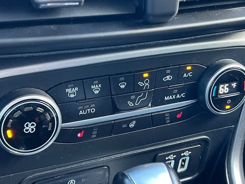 Used 2021 Ford EcoSport SES image 21