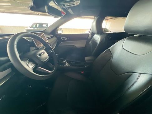 Used 2023 Jeep Compass Limited w/ Elite Group AWD/4WD image 14