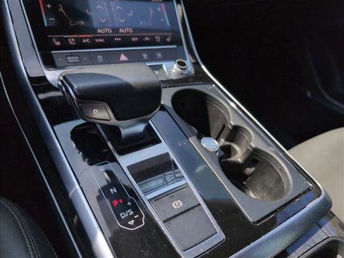 Used 2019 Audi Q8 Premium Plus w/ Premium Plus AWD/4WD image 15