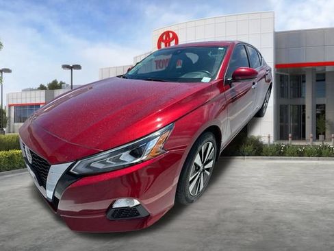 Used 2022 Nissan Altima 2.5 SV w/ SV Premium Package AWD/4WD image 3