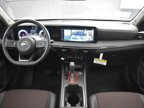 New 2025 Nissan Kicks SR image 9