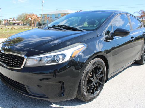 Used 2017 Kia Forte LX image 19