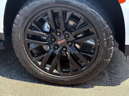 Certified 2023 GMC Yukon SLE AWD/4WD image 5