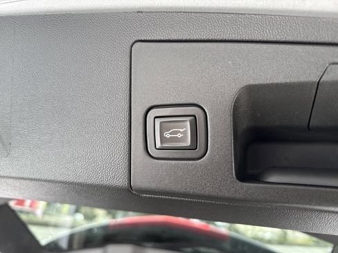 Used 2017 Cadillac XT5 Luxury w/ Driver Awareness Package image 8