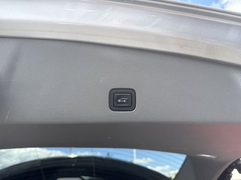 Used 2020 Cadillac XT6 Premium Luxury image 30