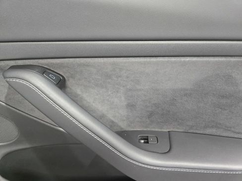 Used 2023 Tesla Model 3 Standard Range RWD image 8