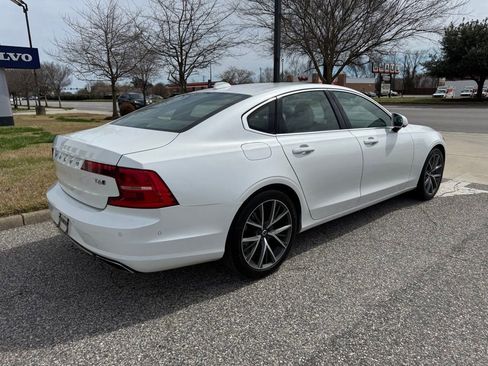 Used 2017 Volvo S90 T6 Momentum w/ Vision Package image 12