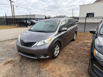 Used 2013 Toyota Sienna LE