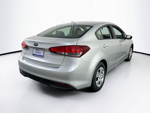 Used 2017 Kia Forte LX FWD image 5