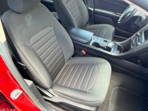 Used 2020 Ford Fusion SE FWD image 9
