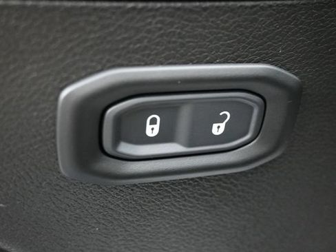 Used 2024 Jeep Wrangler Unlimited Rubicon AWD/4WD image 14