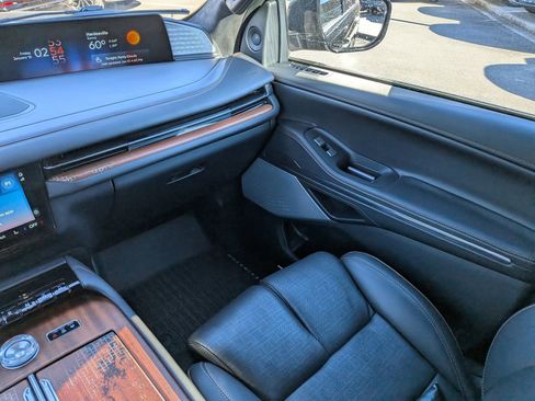 Certified 2025 Lincoln Navigator L Black Label image 21