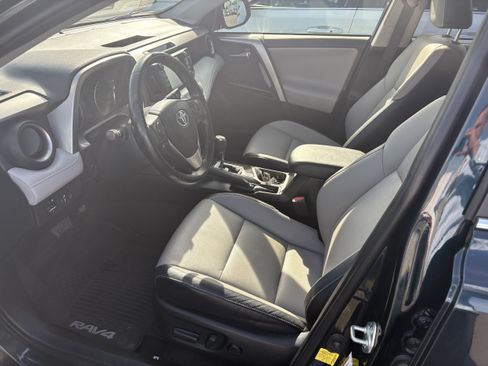 Used 2018 Toyota RAV4 Limited AWD/4WD image 4