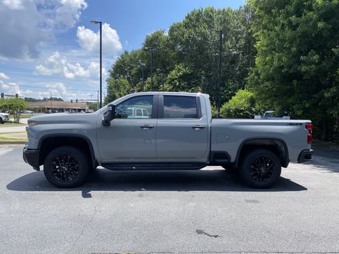 Used 2025 Chevrolet Silverado 2500 Custom w/ Custom Value Package AWD/4WD image 6