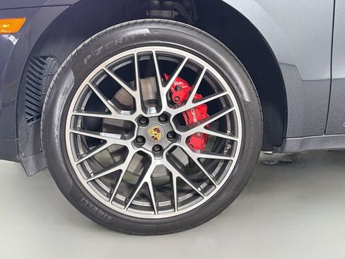Certified 2021 Porsche Macan S image 11