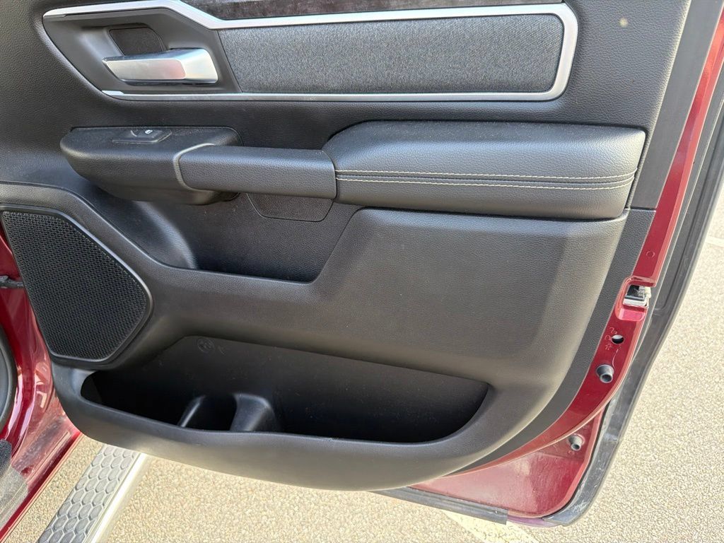 Used 2019 RAM 1500 Big Horn AWD/4WD image 10