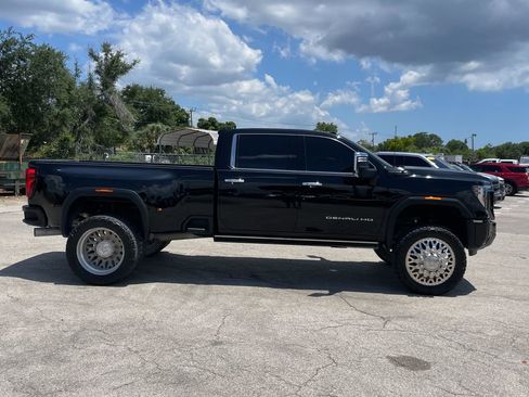 Used 2024 GMC Sierra 3500 Denali Ultimate AWD/4WD image 8