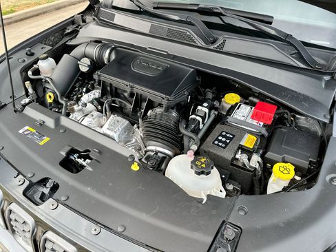 Used 2024 Jeep Compass Latitude w/ Convenience Group image 23