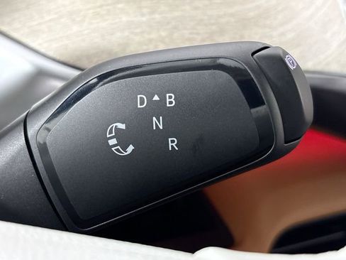 New 2025 Volkswagen ID. Buzz Pro S Plus image 17