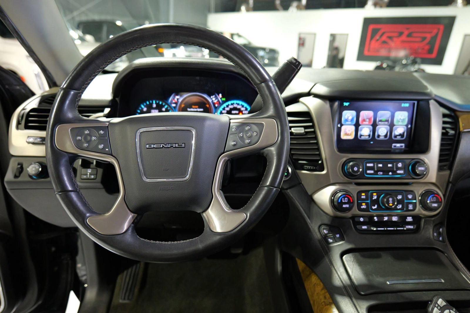 Used 2017 GMC Yukon Denali w/ Open Road Package AWD/4WD image 24
