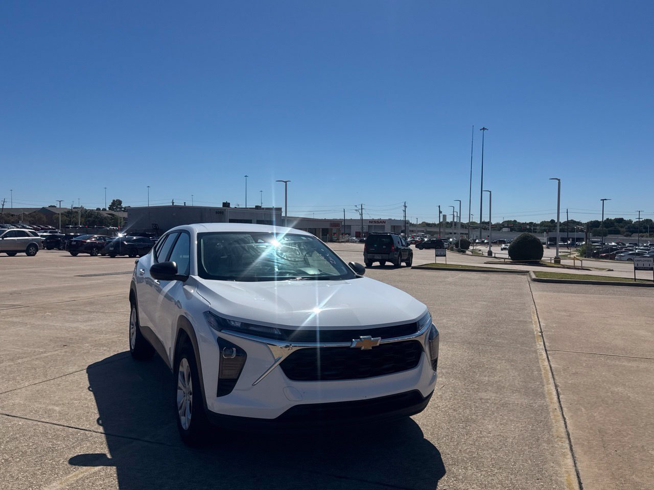 Used 2025 Chevrolet Trax LS FWD image 3