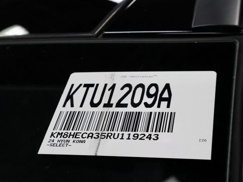Used 2024 Hyundai Kona Limited AWD/4WD image 36