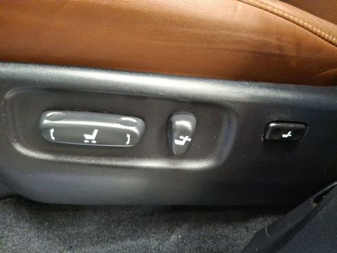 Used 2016 Toyota Land Cruiser AWD/4WD image 16