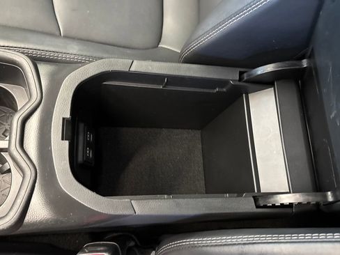 Used 2023 Toyota RAV4 XLE Premium image 34