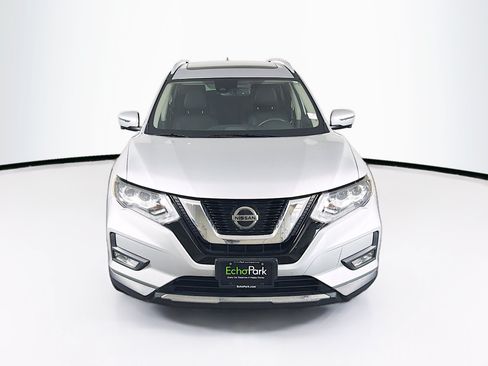 Used 2019 Nissan Rogue SL w/ Premium Package FWD image 2